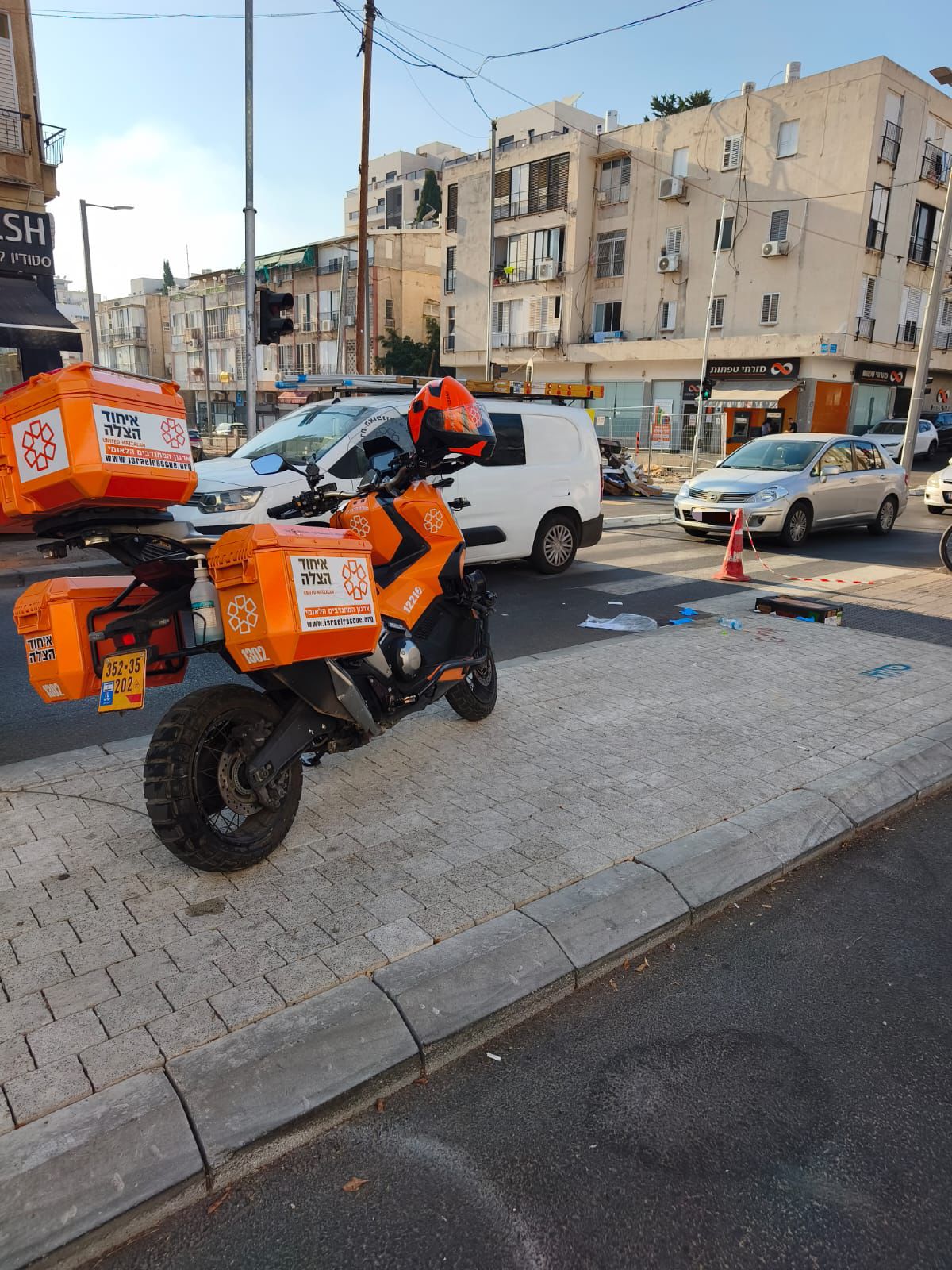 הולך רגל נפגע מאופנוע בחולון