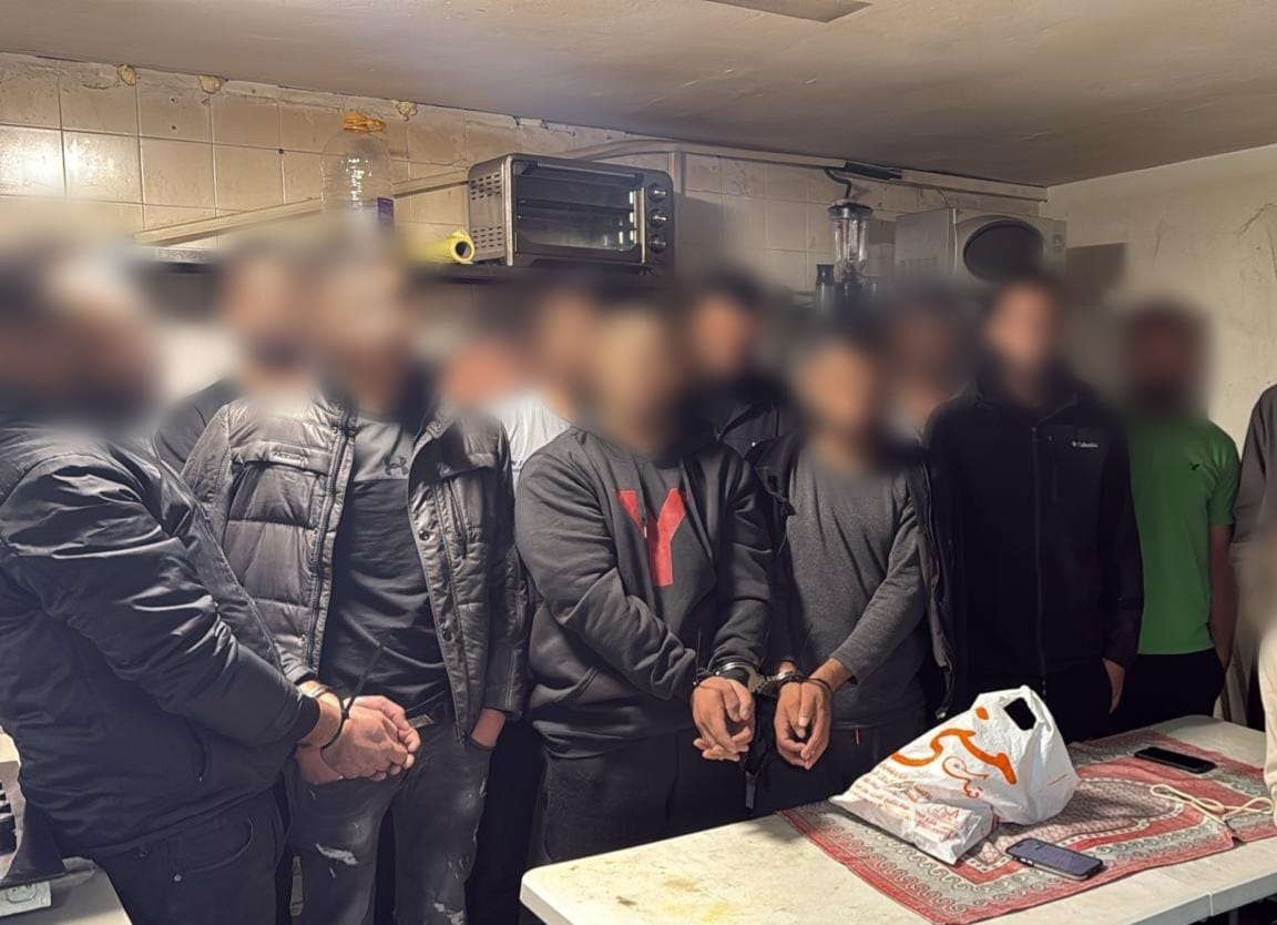 נעצרו 15 שב"חים בדירה בחולון