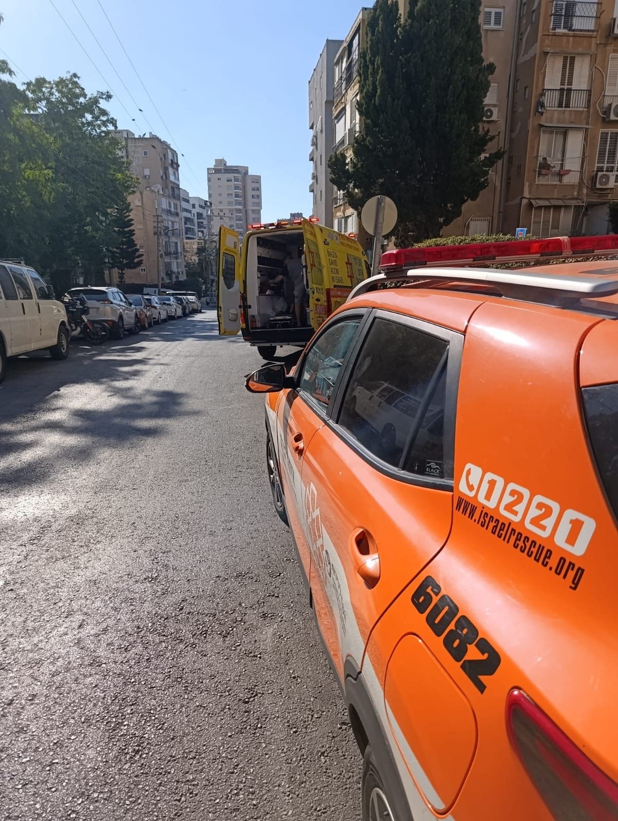 אישה נפצעה בנפילה מגובה בבת ים