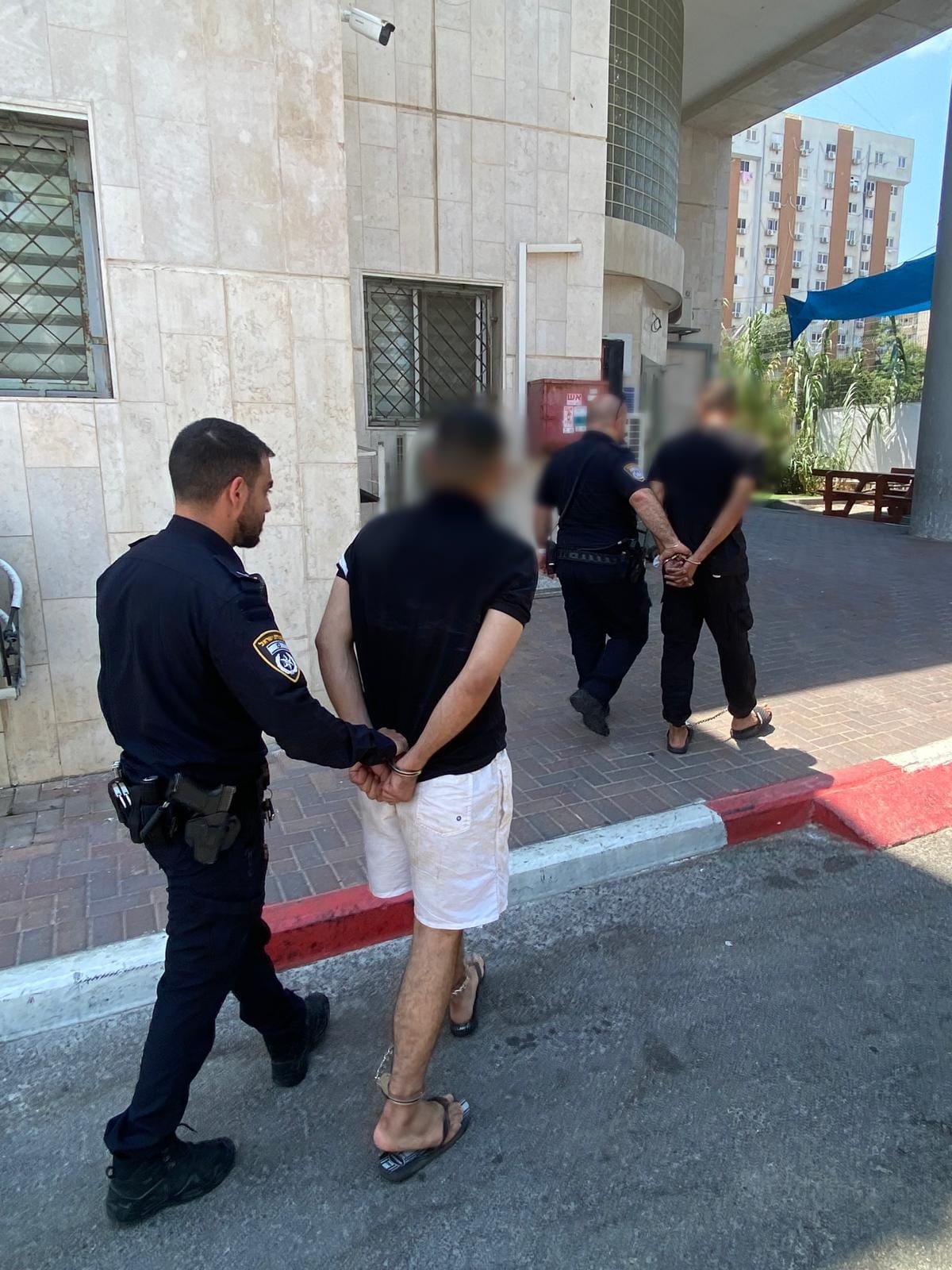 נעצרו שני חשודים בפריצה לרכב בבת ים