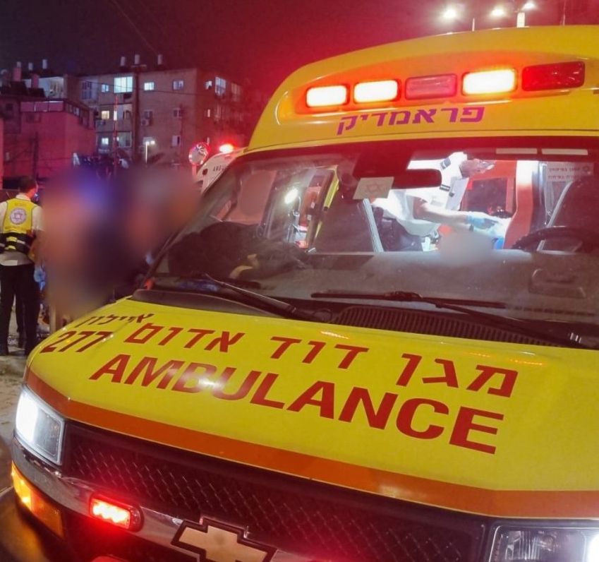 רוכבת קורקינט נפגעה מאופנוע במרכז חולון