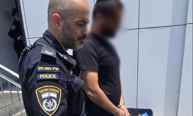 שב"ח התחזה לדתי והועסק במסעדה בחולון
