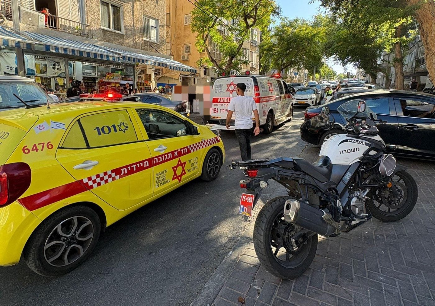 ילדה במצב קשה אחרי שנפלה מגובה בבניין בחולון