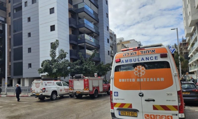 פצוע בשריפה בדירה בבת ים