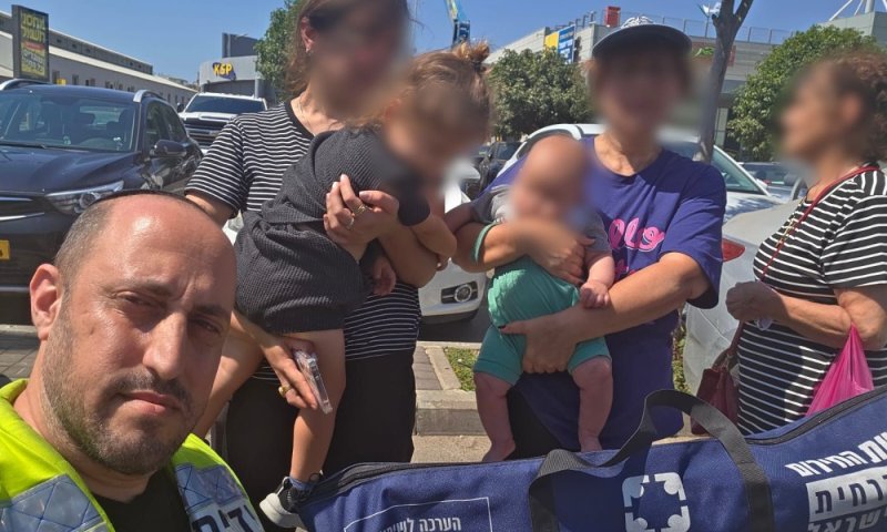 2 תינוקות ננעלו ברכב בחולון