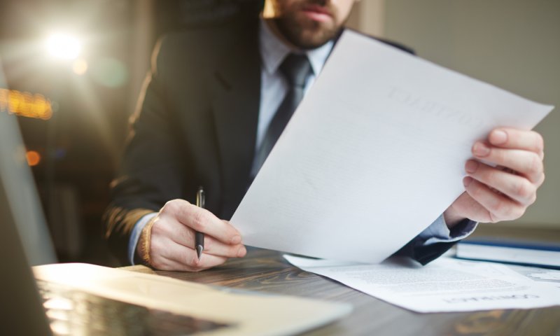 עורך דין עתירה מנהלית &ndash; ייצוג משפטי מול רשויות וגופים ציבוריים