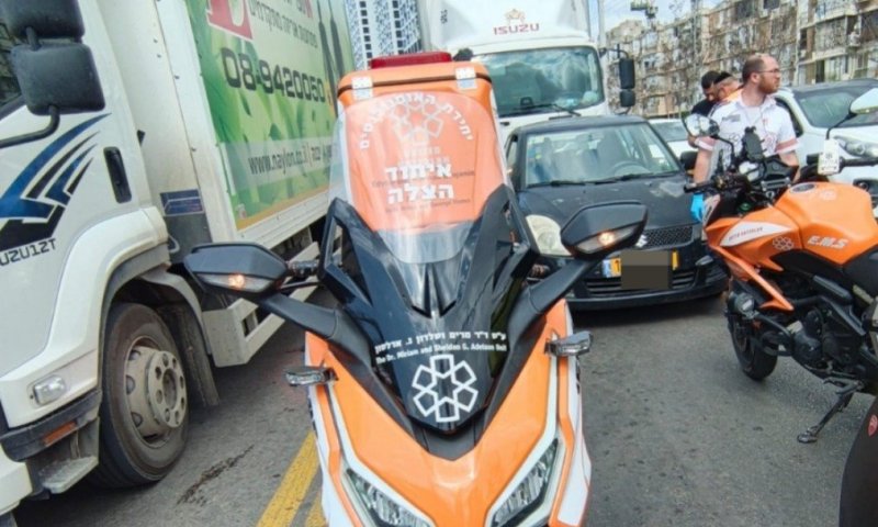 נהגת נפצעה בתאונה עם משאית בבת ים