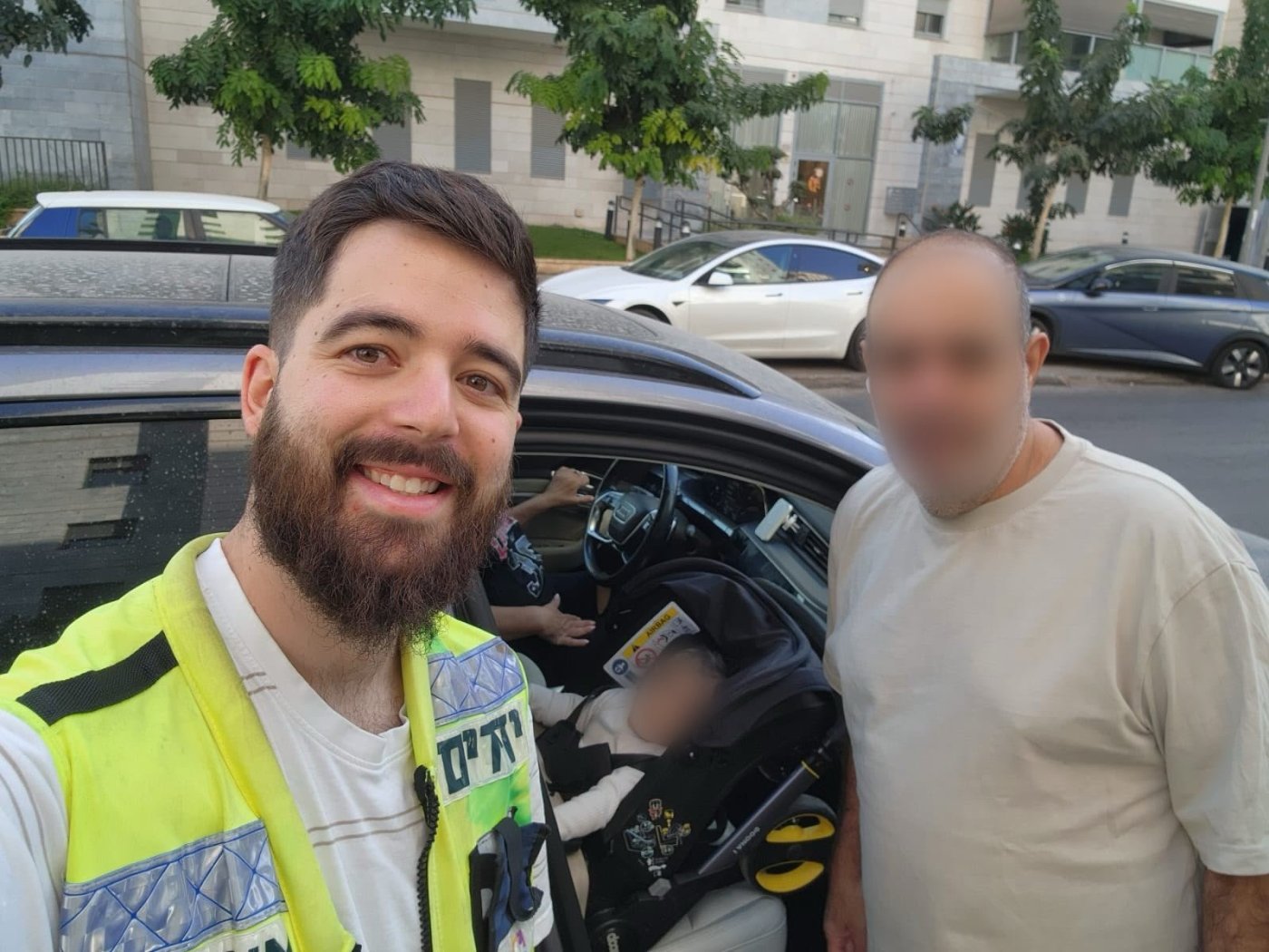 תינוק ננעל ברכב בראשון לציון לעיני אימו