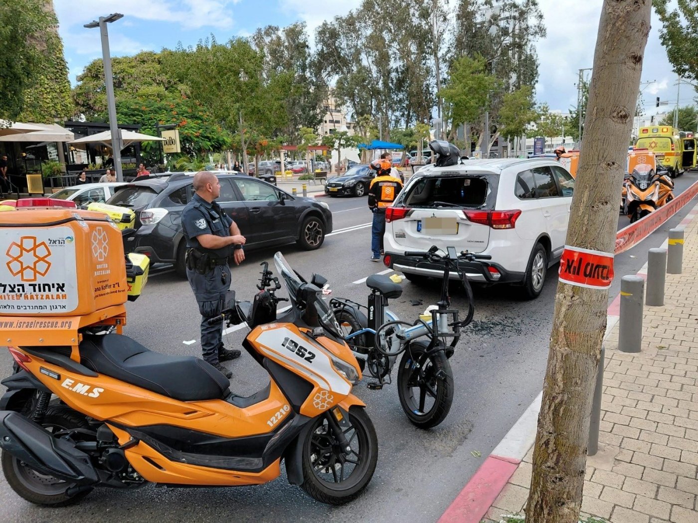 רוכב אופניים נפצע בתאונה במרכז חולון