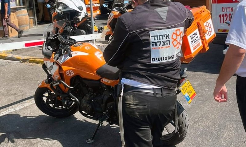 אישה במצב קשה בעקבות קריסת תקרה בחולון