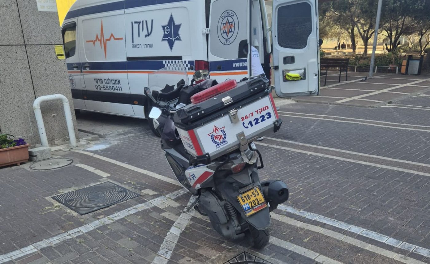 גבר אותר ללא רוח חיים בדירה בבת ים