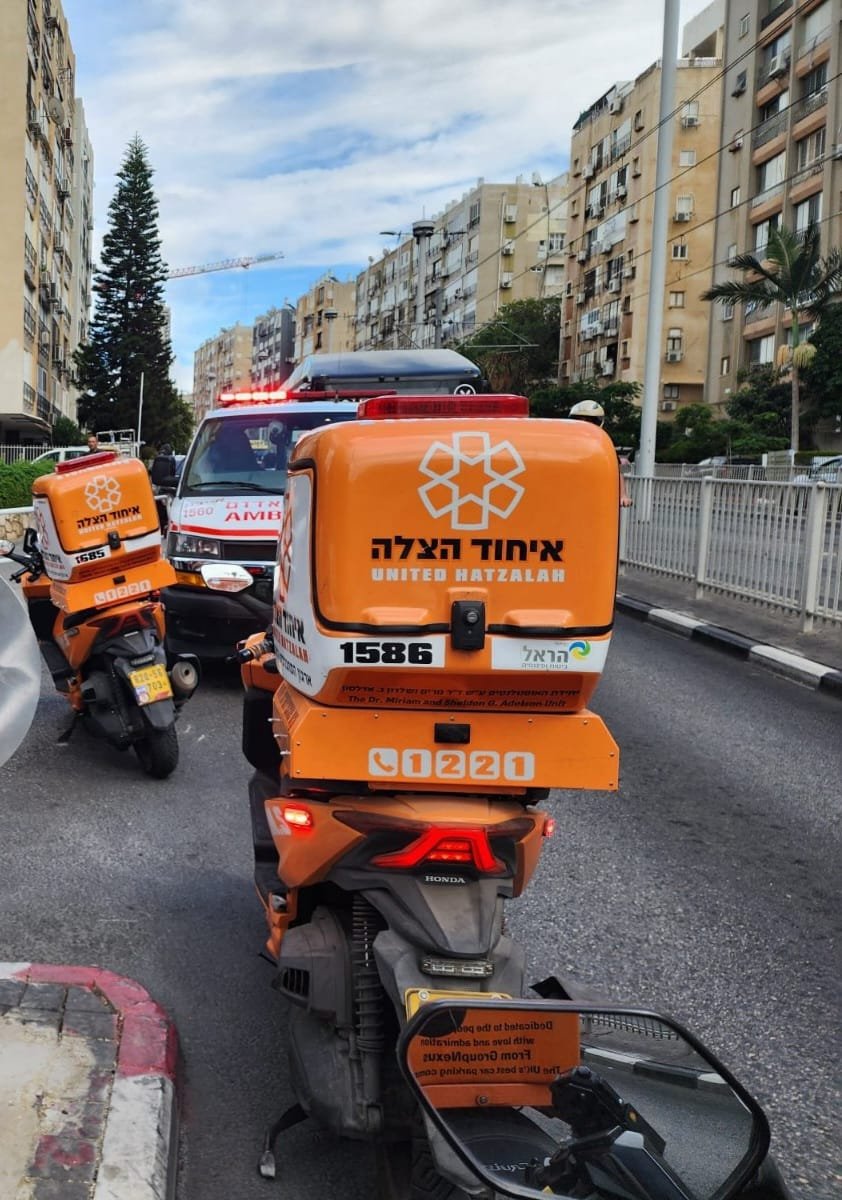 רוכב אופנוע נפצע בינוני בתאונה בבת ים