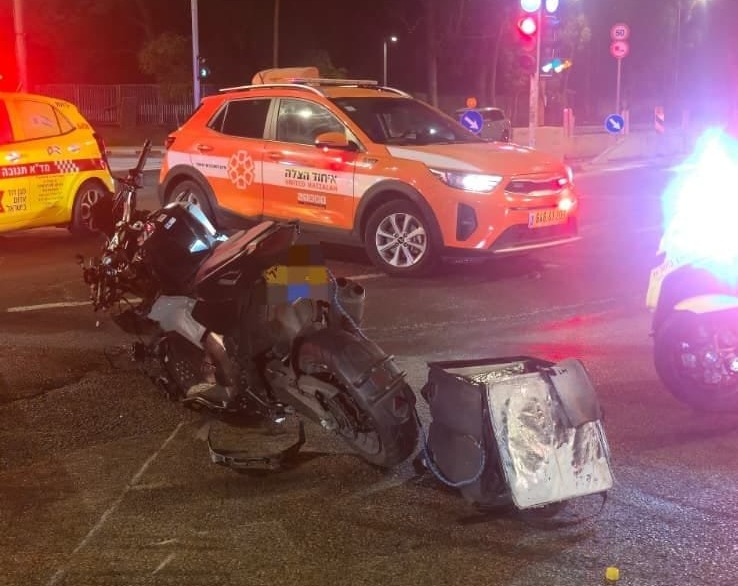 רוכב אופנוע נפצע בתאונה בצומת בית דגן