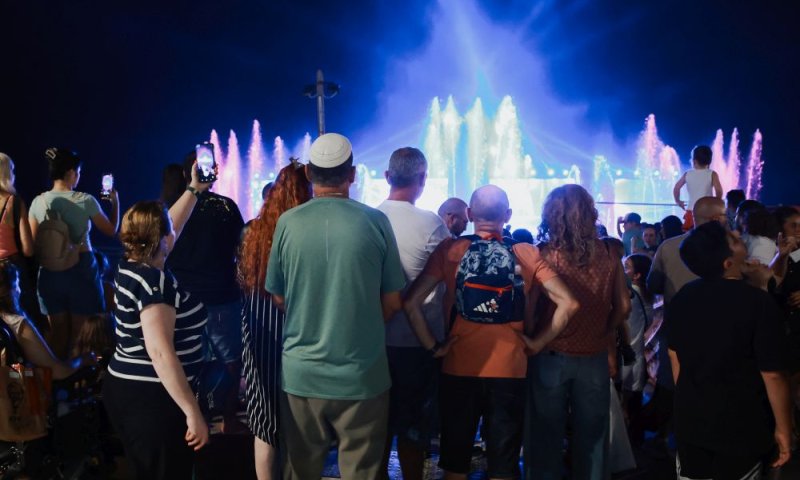 הצלחה ענקית ל'מוצ"ש 100מם' על קו החוף של בת ים
