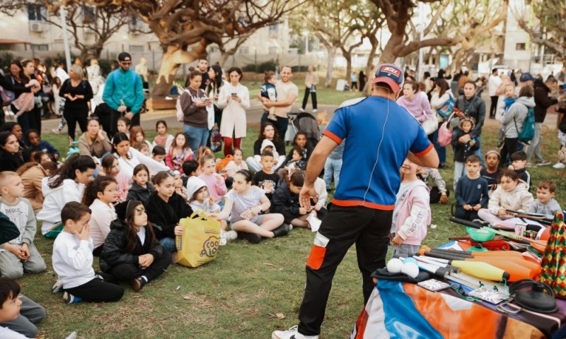 מאות תושבים חגגו את ל"ג בעומר ברחבי העיר בת-ים באירועים קהילתיים מגוונים