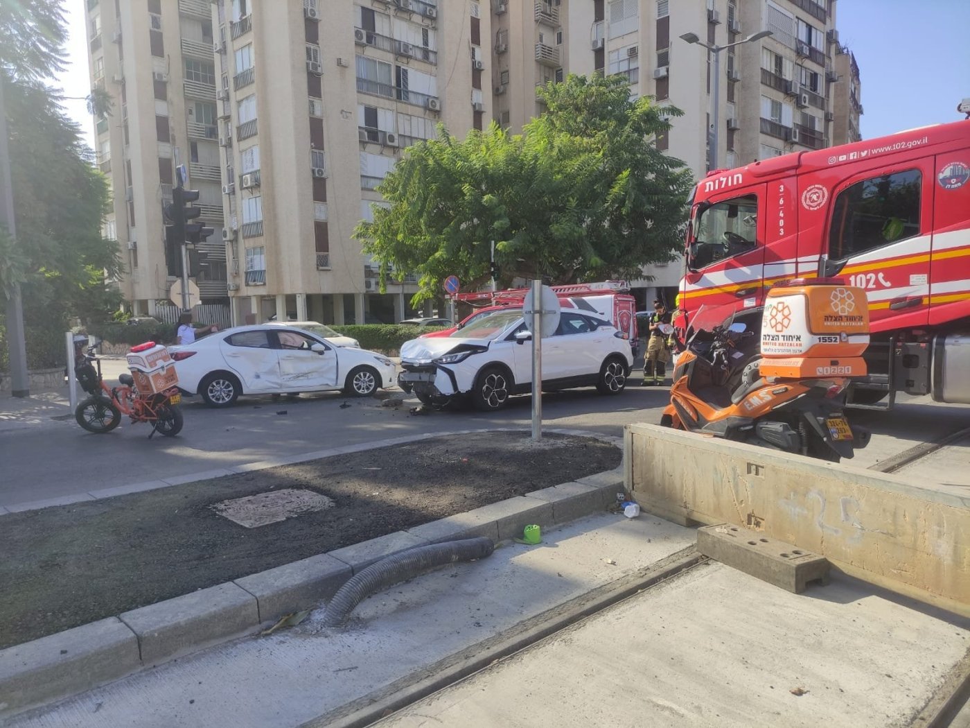 פצוע בתאונה בין שני כלי רכב בחולון