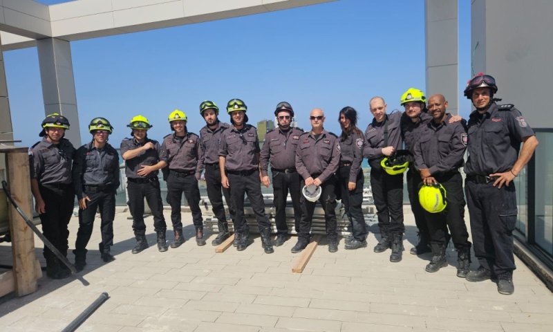 לוחמי האש ערכו סיור מקצועי במתחם השבטים בבת ים