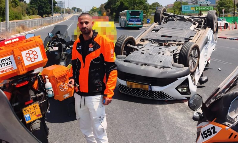 פצוע בהתהפכות רכב בכניסה לאזור התעשייה בחולון
