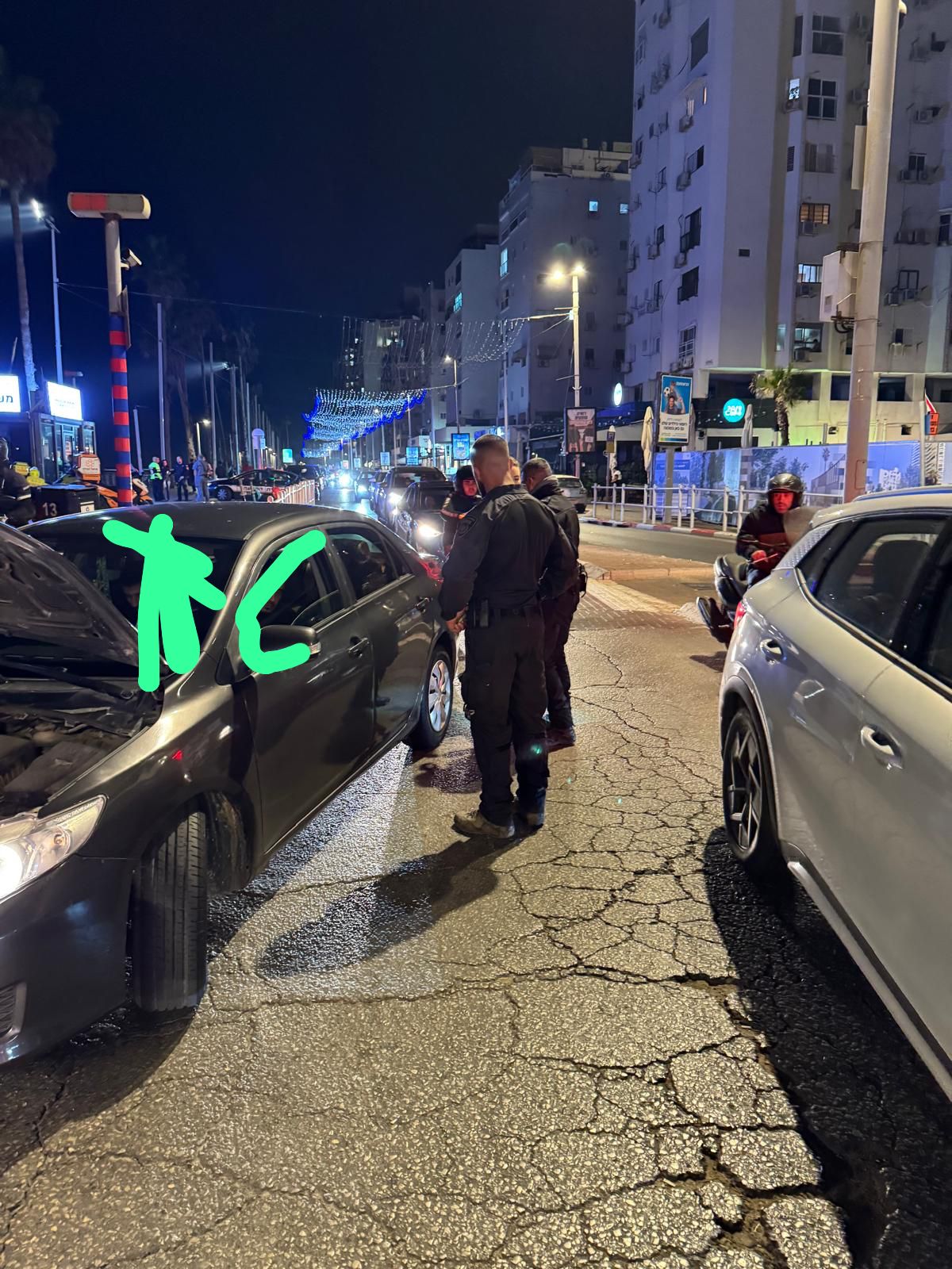 עשרות דוחות במבצע אכיפה משטרתי בסוף השבוע בטיילת בת ים