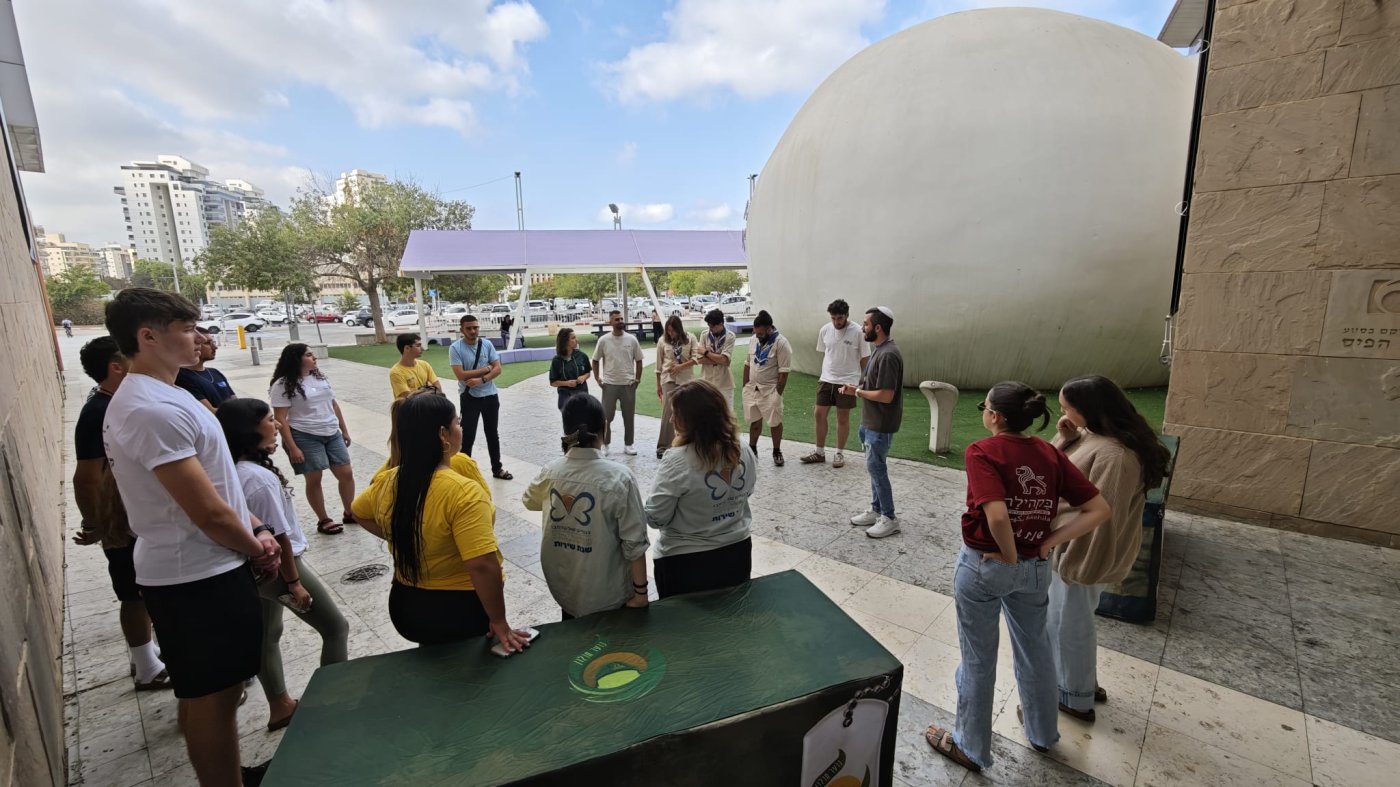 מעל אלף תלמידות ותלמידים השתתפו בכנס חשיפה למכינות קדם צבאיות ולשנת שירות במדיטק חולון