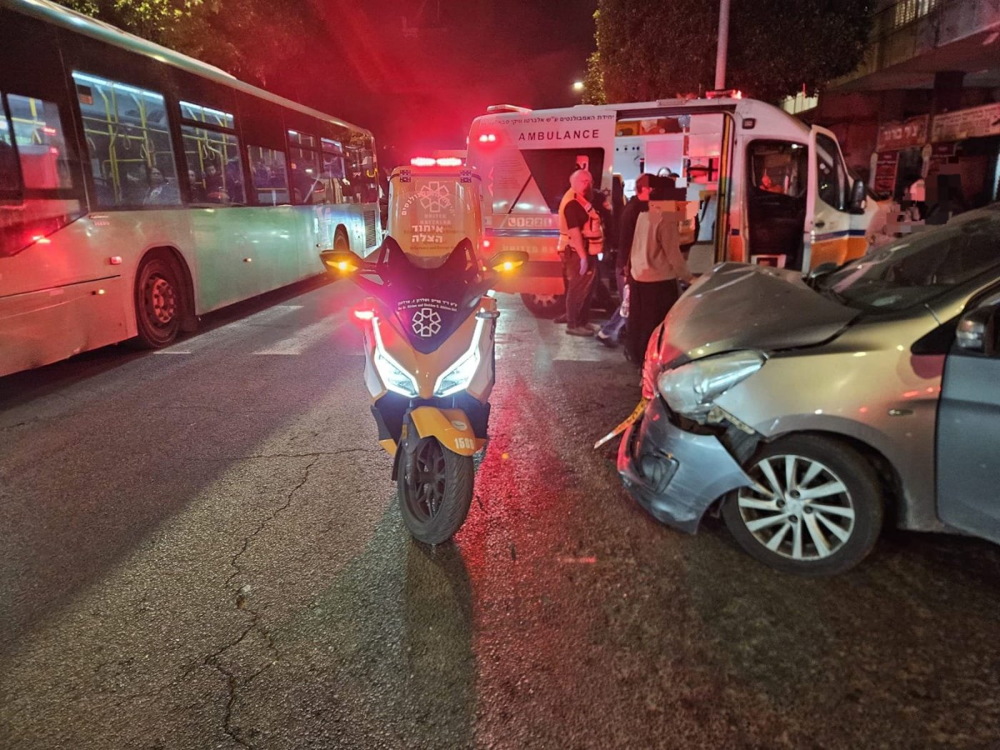3 פצועים בתאונת דרכים במרכז בת ים