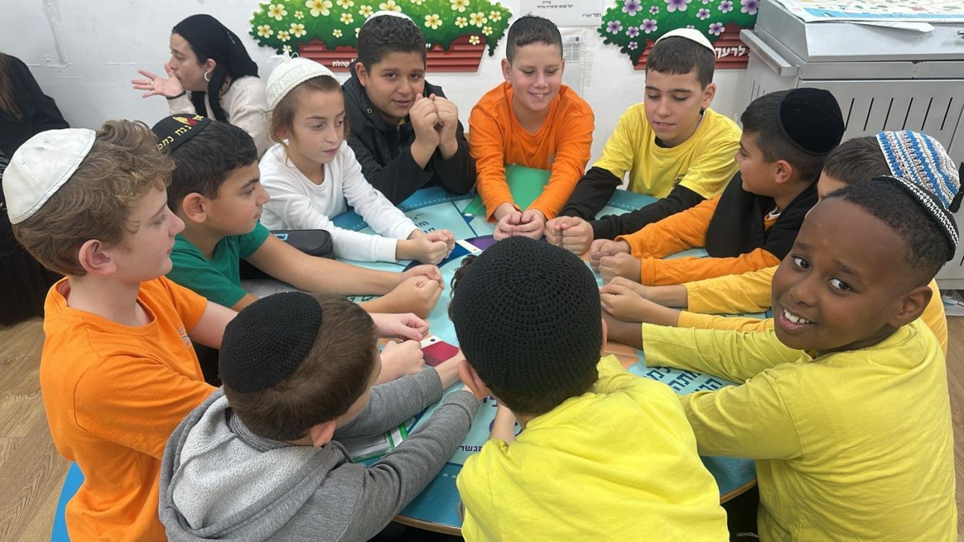 תלמידי ביה"ס חמ"ד תחכמוני בבת-ים יזמו מהלך למניעת חרמות וחיזוק השייכות