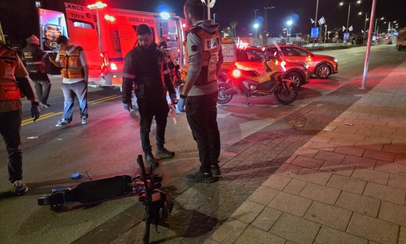 רוכב קורקינט נפצע בתאונה עצמית בבת ים