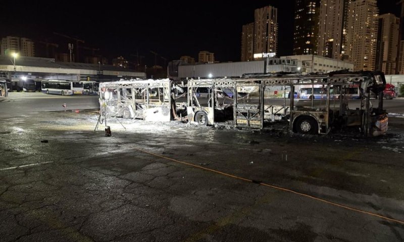 כתב אישום כנגד הפלסטיני שהניח את המטענים בחניוני האוטובוסים בחולון ובת ים