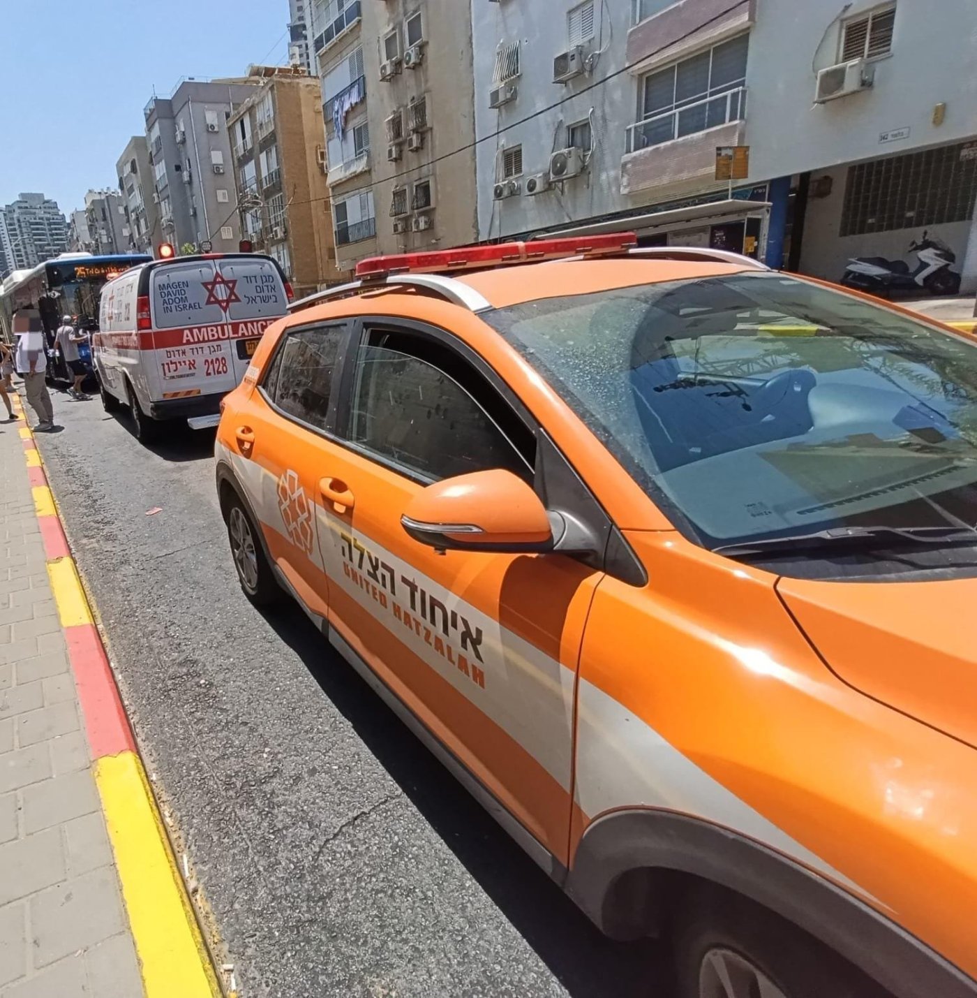 הולך רגל נפגע מאוטובוס בבת ים