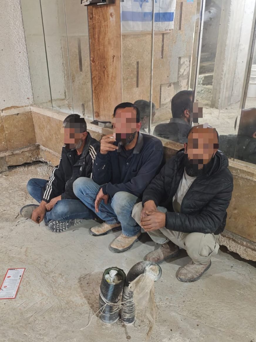4 שב"חים נעצרו באתר בנייה בבת ים