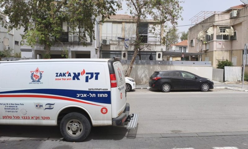 צעירה אותרה ללא רוח חיים בחולון
