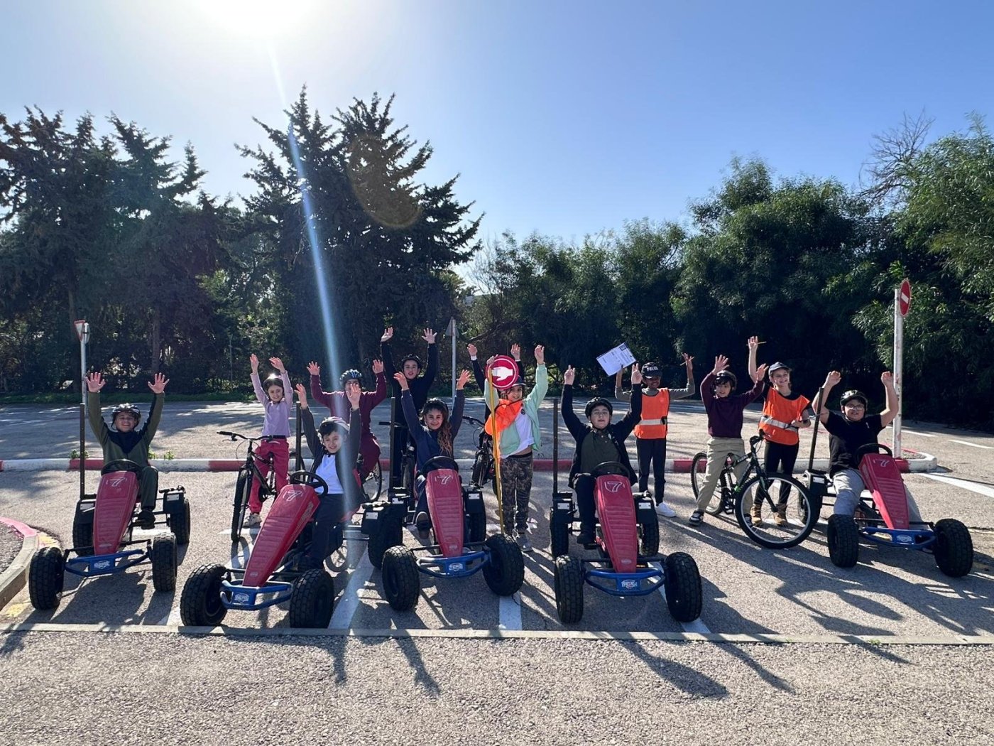 המרכז לבטיחות בדרכים בת-ים, בי'ס יגאל אלון