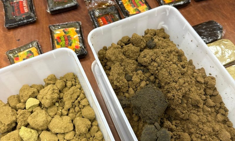 בלשי חולון חשפו מפעל לייצור סמים ברחובות