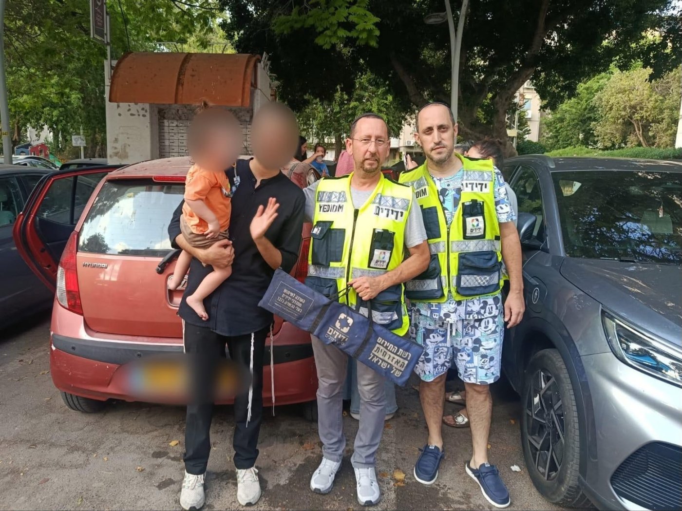 פעוטות ננעלו ברכב באזור