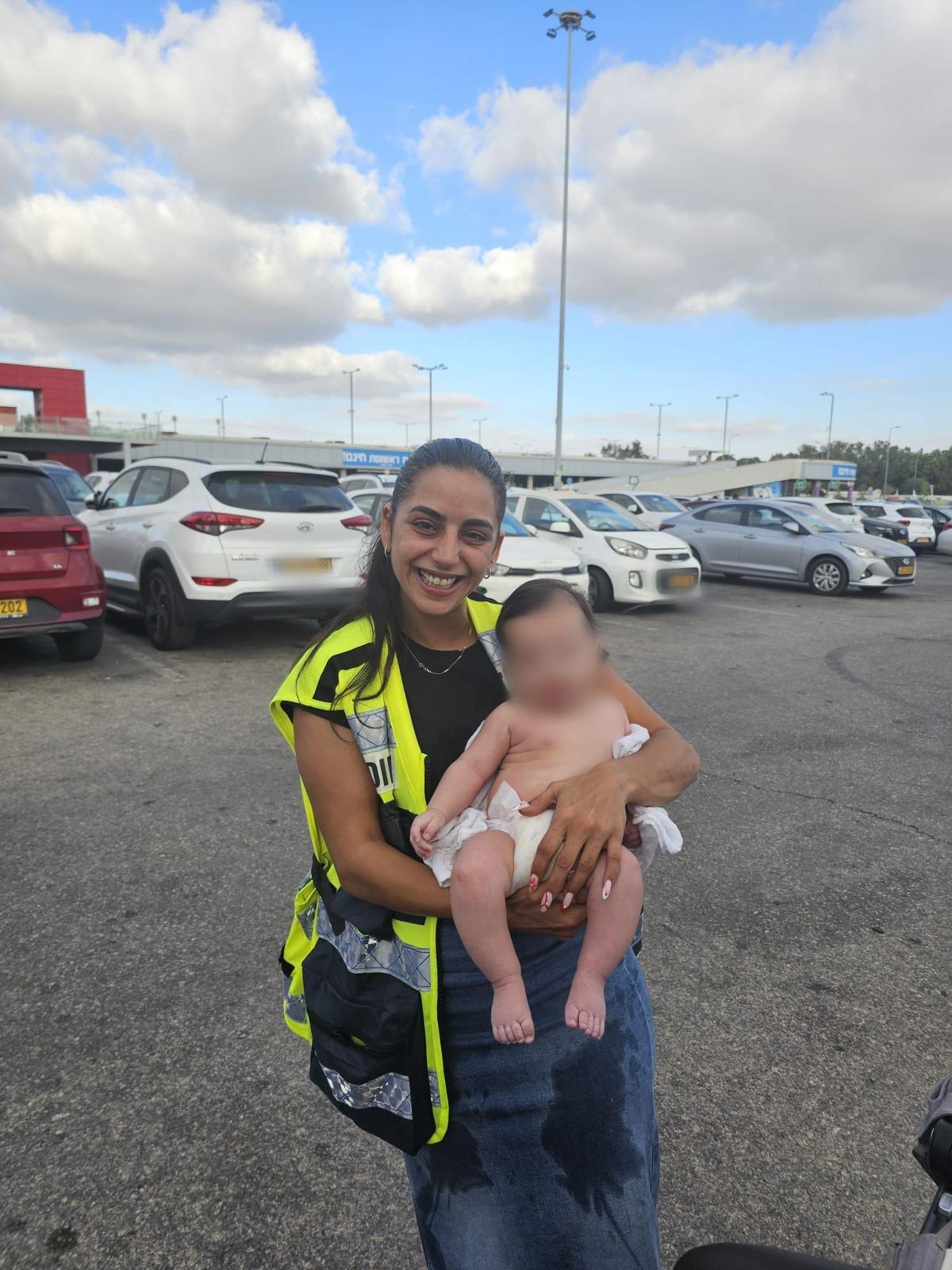 בן 8 חודשים ננעל ברכב במערב ראשון לציון