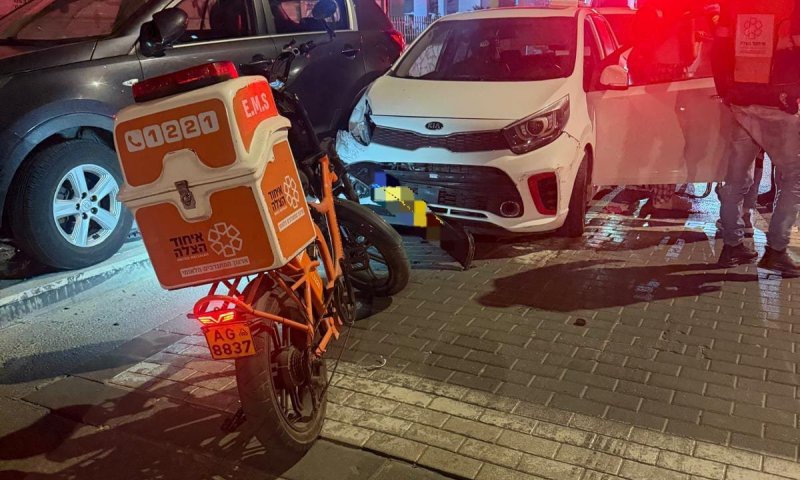 נהגת נפצעה בתאונה עצמית במרכז בת ים