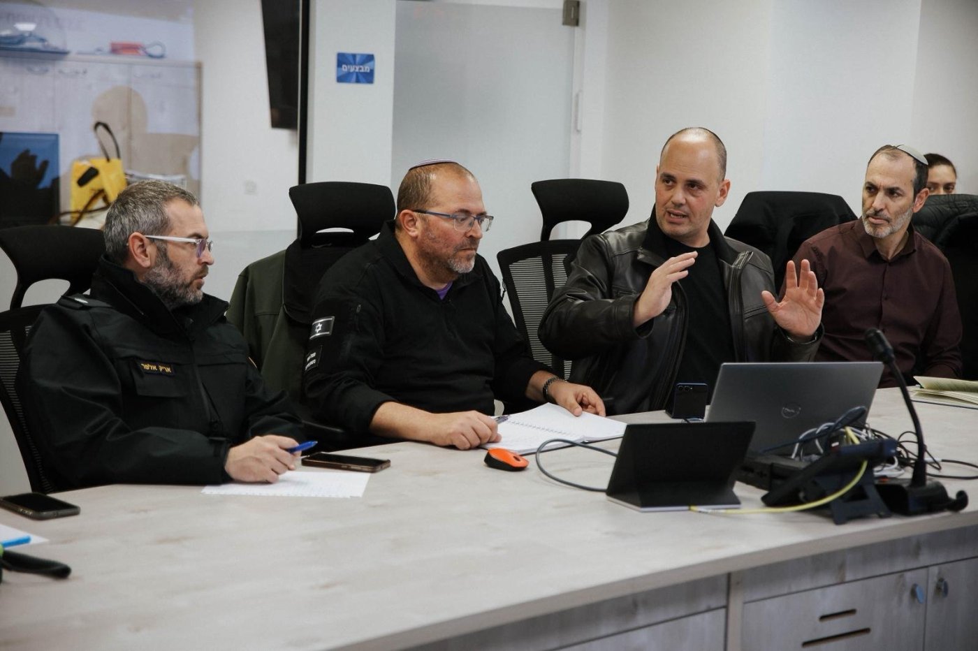 ראש עיריית בת ים עם עדכון לאחר הערכת מצב (ג' 24.02)