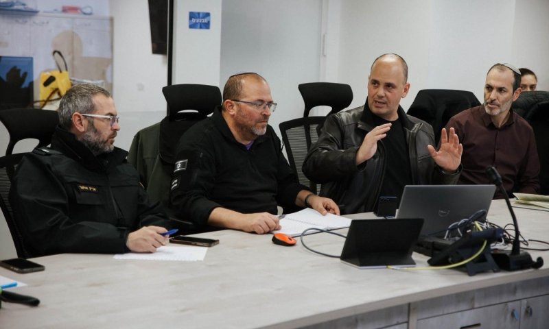 ראש עיריית בת ים קיים הערכת מצב לאור התפתחות אפשרית מול איראן