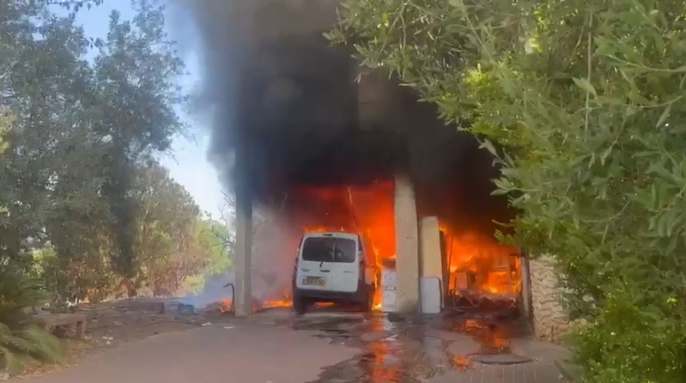 שריפת רכב אחזה גם במבנה בראשון לציון