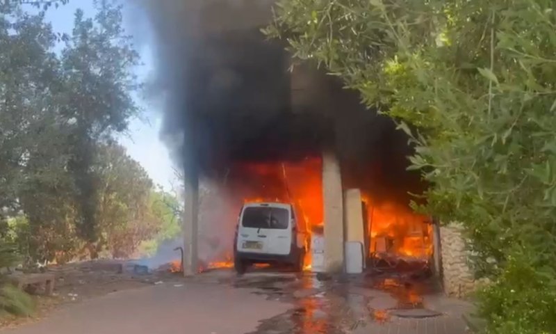 שריפת רכב אחזה גם במבנה בראשון לציון