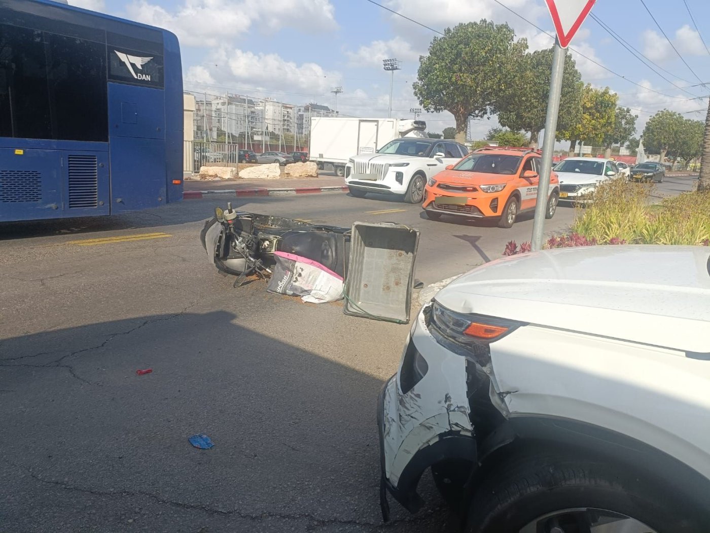 פצוע בתאונה ברחוב הלוחמים בחולון