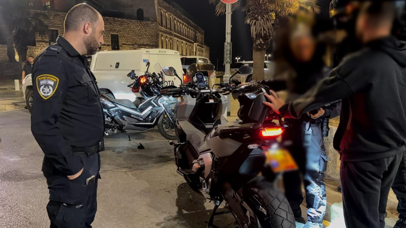 מאות דוחות ועשרות רכבים מוחרמים במבצע אכיפה בחולון ובת ים