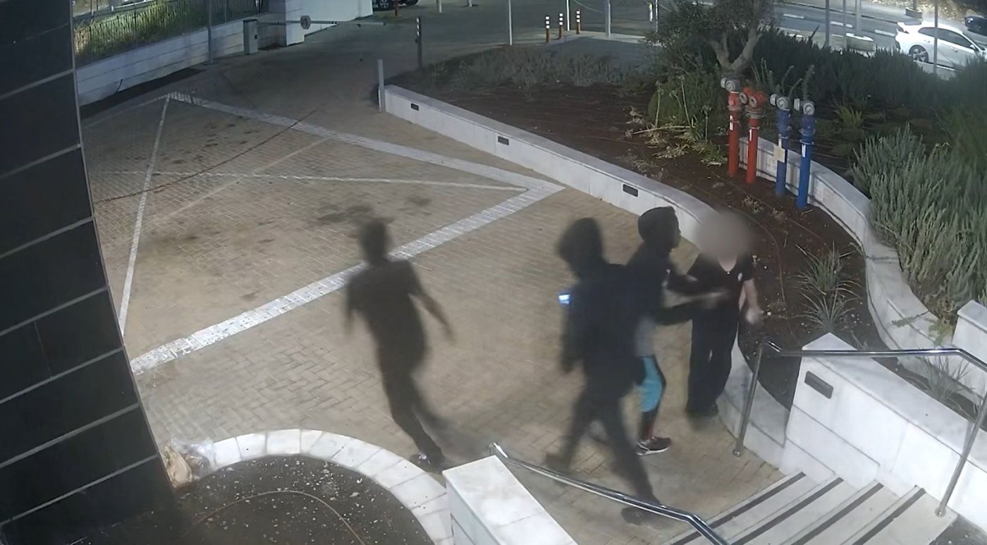 נעצרו 2 קטינים החשודים בשוד טלפון מילדה בת 10