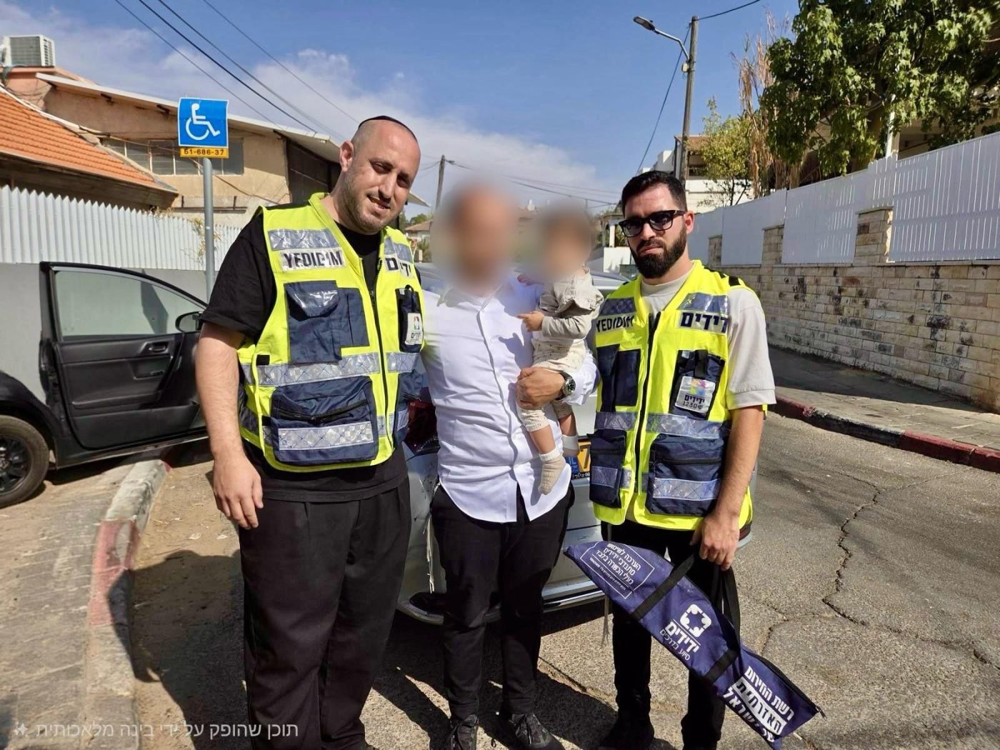 פעוטה ננעלה ברכב בחולון