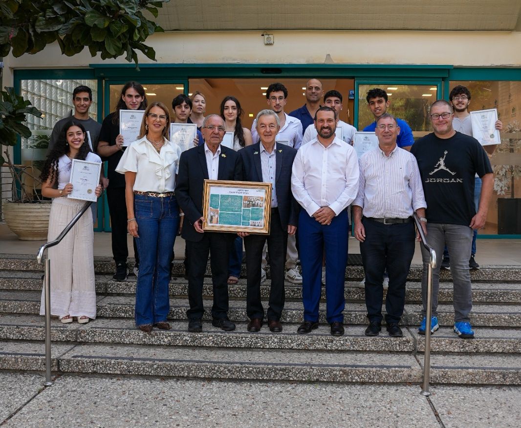 חולון העניקה מלגות הצטיינות ותתחיל בפיילוט גני מדעים בשיתוף HIT