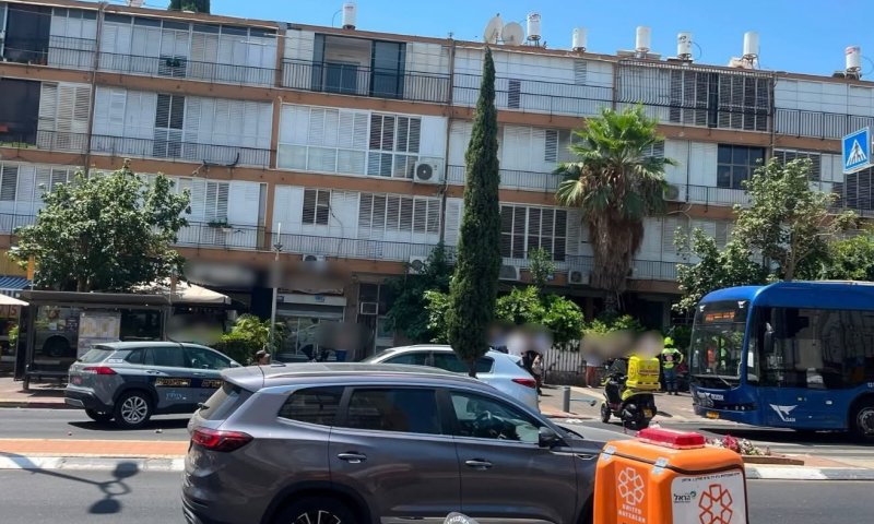 ילד נפגע מרכב במרכז חולון