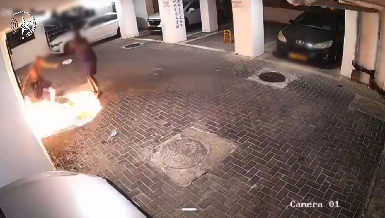 תושב בת ים נעצר בחשד להצתת מחסן בבניין מגורים
