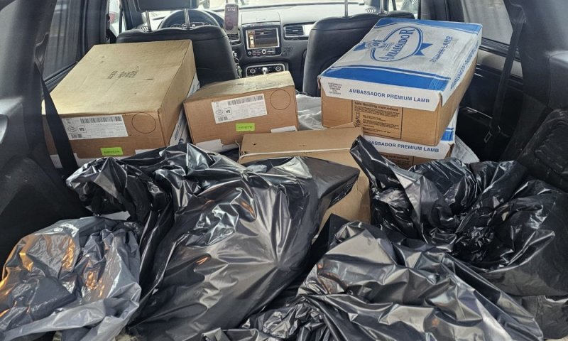 מאות ק"ג של בשר שאינו ראוי למאכל נתפסו בבת ים