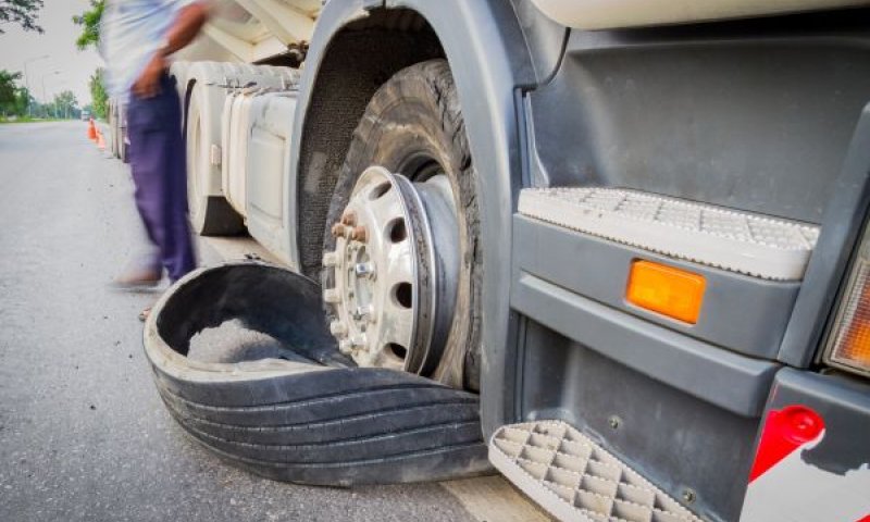 שקט נפשי על הכביש: צמיגים לרכב ושירות פנצ&rsquo;ר עד הבית