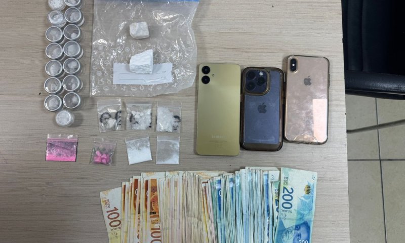 תושב חולון נתפס בבית מלון עם סמים וכסף מזומן